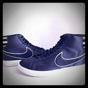 RARE! RARE! Released in 1972, the Nike Blazer wa